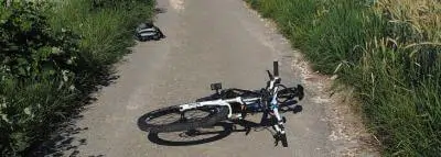 accident-velo-voiture-route