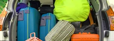 voiture-coffre-valises