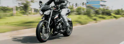 moto sur route