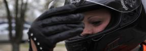 Le port des gants est-il obligatoire en moto ? – Opisto