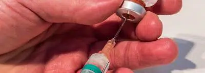 piqure-vaccin-medecin-sante