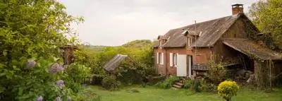 maison-campagne-verdure