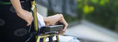 vieux-ehpad-fauteuil-senior