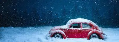 voiture-rouge-neige
