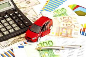 voiture-calculatrice-argent-billets