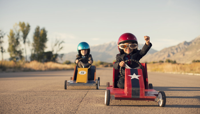 enfants-voitures-route