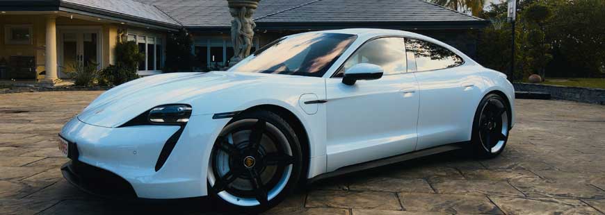 La Porsche Taycan éléctrique connait un certain succès porsche-taycan