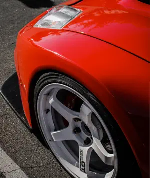 voiture rouge sportive